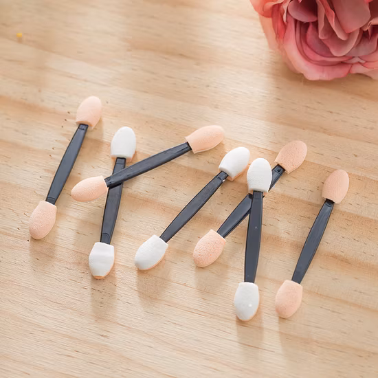Applicateurs de fard à paupières 50PCS Applicateur de fard à paupières Applicateurs de maquillage pour les yeux à double face Applicateur de fard à paupières en éponge courte pour femmes filles (Noir)